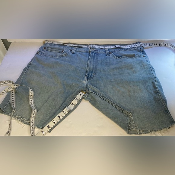 Levi cut off unisex 507 jeans. 36 waist. Well worn, super soft frayed shorts - Picture 3 of 10